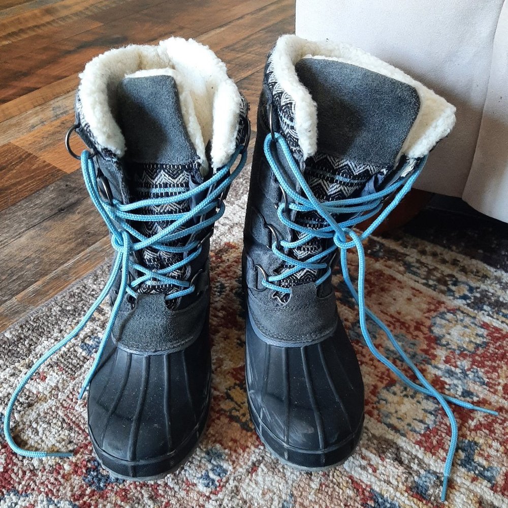 Khombu snow boots size 8
